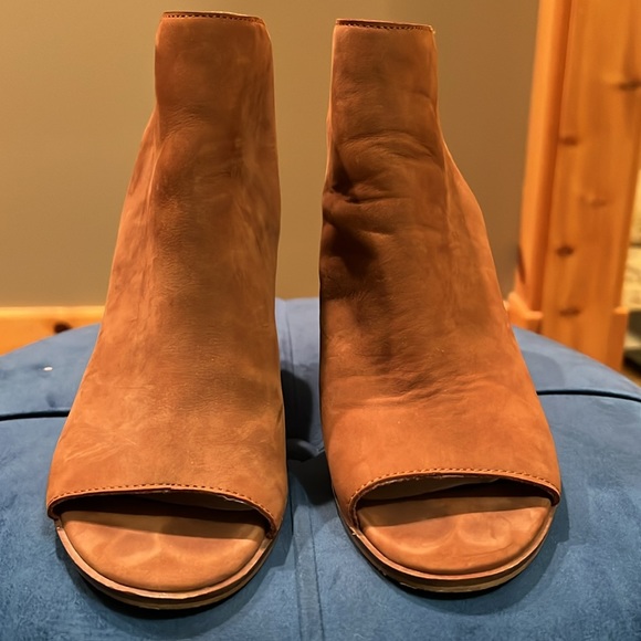 Brown booties - Picture 2 of 6